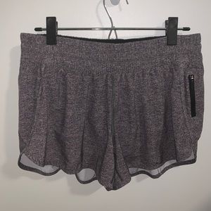Women LULULEMON shorts size 12- tracker short V 4”
